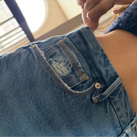 Good American indigo straight leg distressed jeans Jean denim soft size 4 - Picture 5 of 10